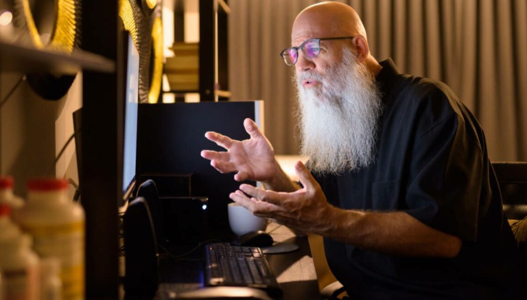 COBOL dev won .Net hackathon with help from AI – and their CIO loves it – The Register